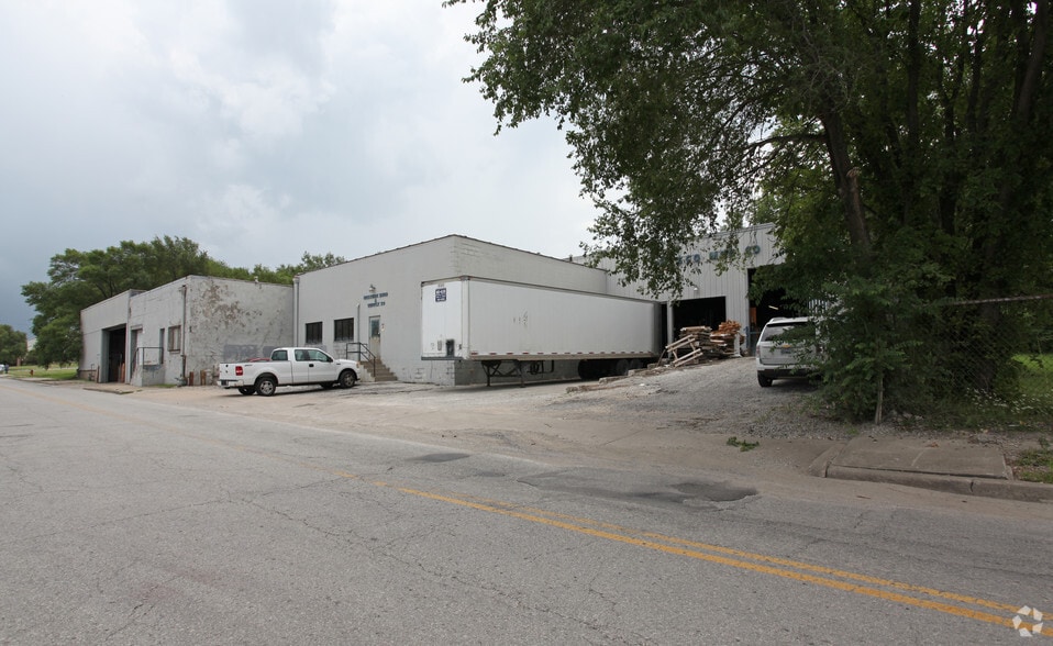 2007 E 19th St, Kansas City, MO for sale - Primary Photo - Image 1 of 4