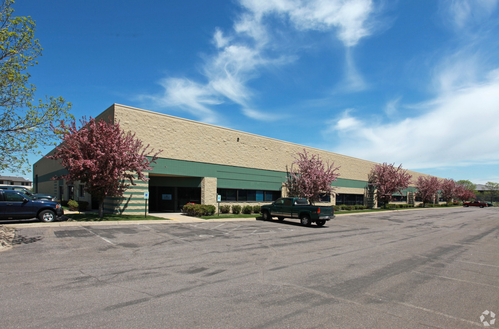 1201-1209 Beaudry Blvd, Hudson, WI for lease Building Photo- Image 1 of 7