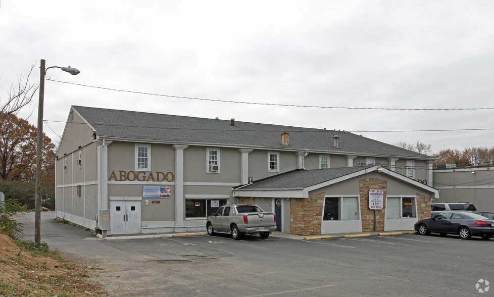 5739 Hull Street Rd, Richmond, VA 23224