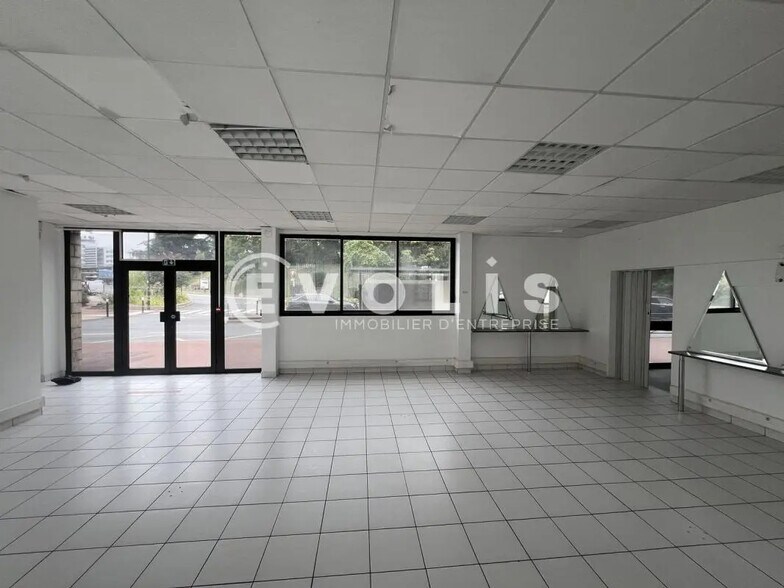 Office in Joinville-le-Pont for lease - Interior Photo - Image 2 of 10