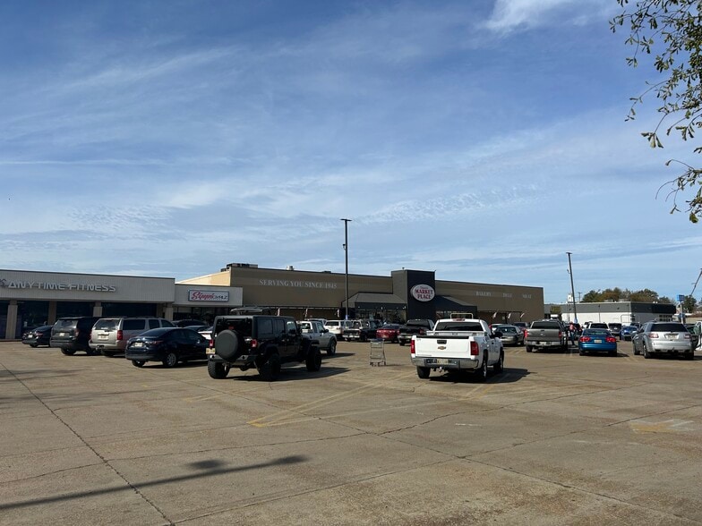 207 N Davis Ave, Cleveland, MS for lease - Building Photo - Image 1 of 8