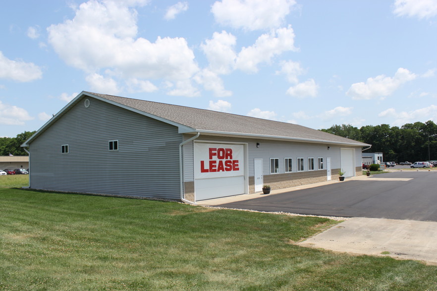 921 S Bosch Rd, Peoria, IL for lease - Building Photo - Image 3 of 3