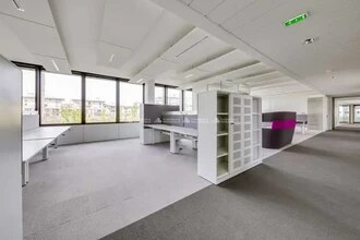 18-20 Rue Des Deux Gares, Rueil-Malmaison for lease Interior Photo- Image 2 of 12