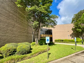 1 Harbison Way, Columbia, SC for lease Building Photo- Image 2 of 4