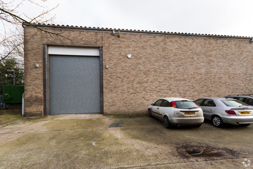 5 Bilton Rd, Chelmsford for lease - Building Photo - Image 3 of 4