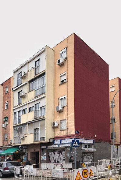 Calle del Castillo de Simancas, 22, Madrid, Madrid for lease - Primary Photo - Image 1 of 2