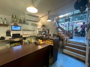 Retail in Barcelona, Barcelona for lease Interior Photo- Image 1 of 12