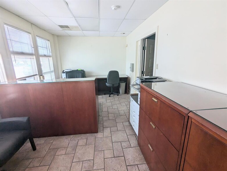 4803 Atlantic Ave, Ventnor City, NJ for lease - Building Photo - Image 3 of 10