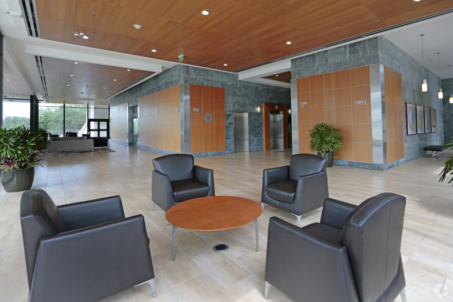 1301 Riverplace Blvd, Jacksonville, FL for lease - Lobby - Image 2 of 33