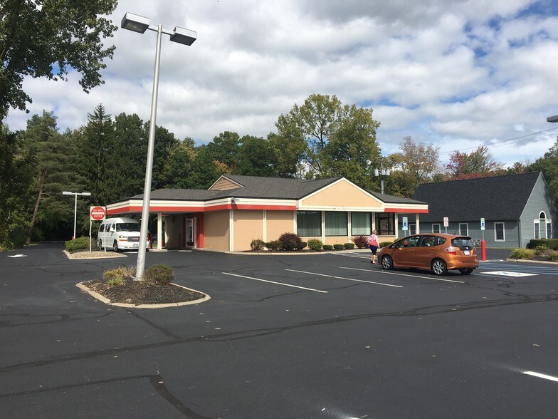 1541 Crescent Rd, Clifton Park, NY for sale - Building Photo - Image 1 of 1