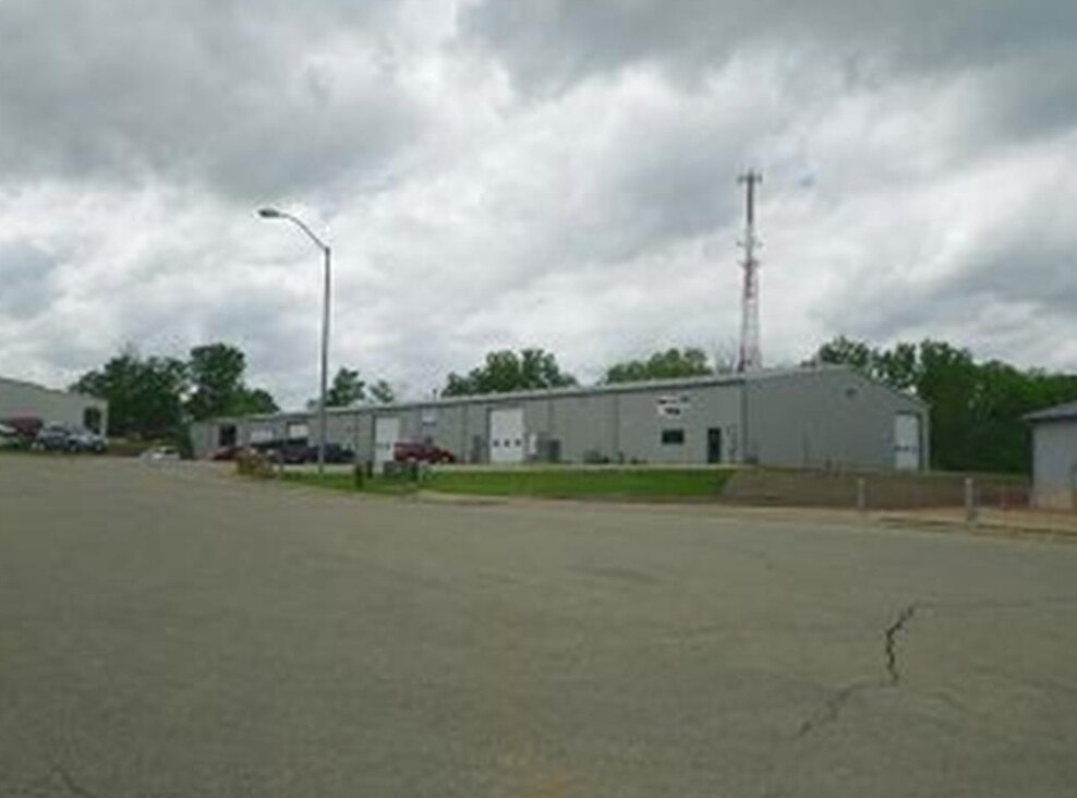 3185 Hughes Ct, Dubuque, IA for sale Primary Photo- Image 1 of 1