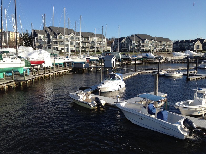2 Ferry St, Fall River, MA for sale - Building Photo - Image 1 of 1
