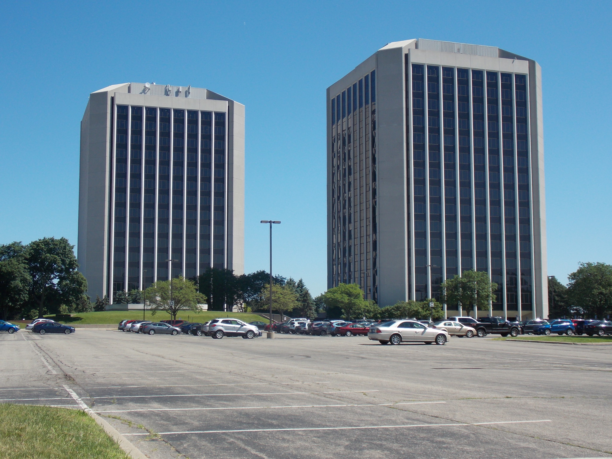 1-3 Parklane Blvd, Dearborn, MI for sale Building Photo- Image 1 of 1