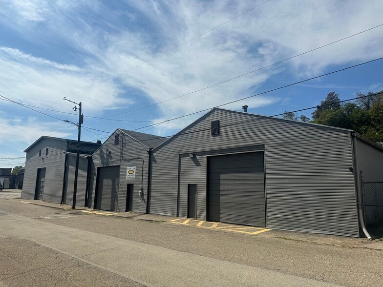 808 6th St, West Elizabeth, PA for lease - Building Photo - Image 2 of 6