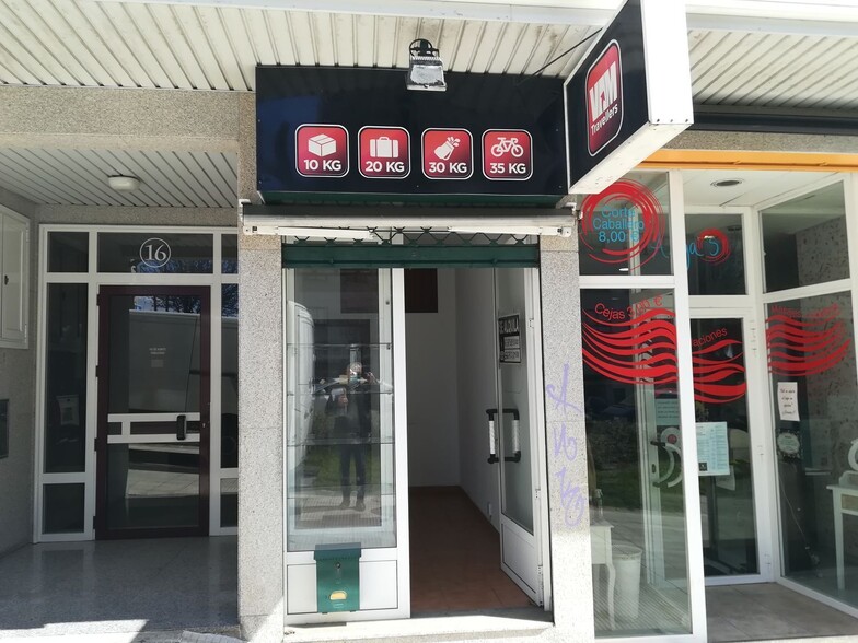 Retail in Vigo, Pontevedra for sale - Lobby - Image 1 of 15