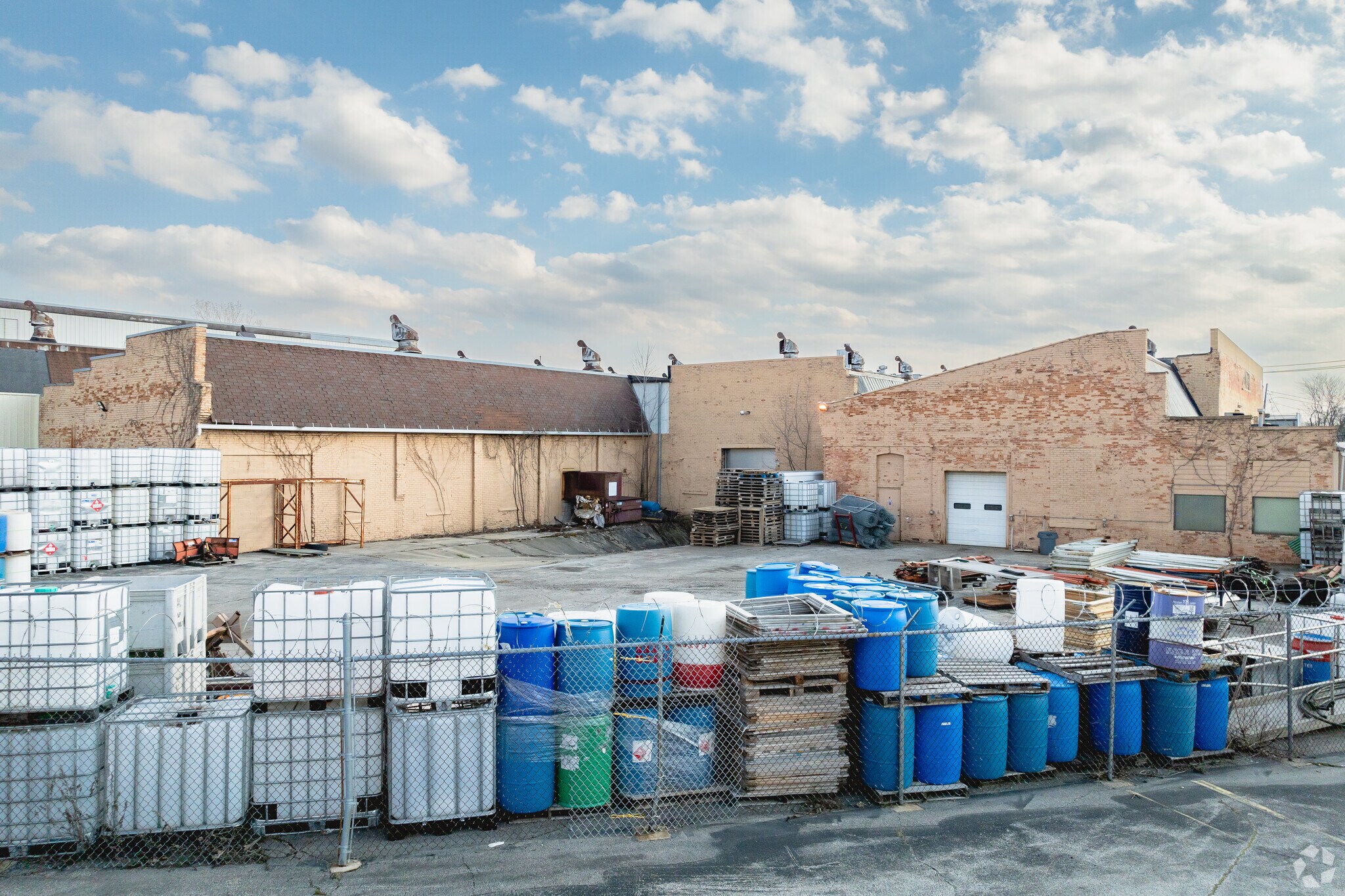 3250-3320 Bishop St, Toledo, OH for sale Primary Photo- Image 1 of 1