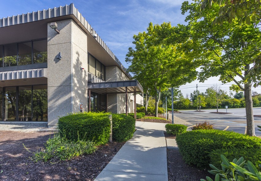 4 Omni Way, Chelmsford, MA for sale - Building Photo - Image 1 of 1