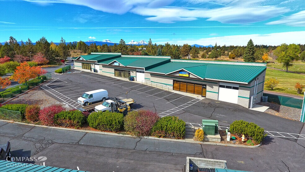 63830 Clausen Rd, Bend, OR for lease - Building Photo - Image 3 of 4