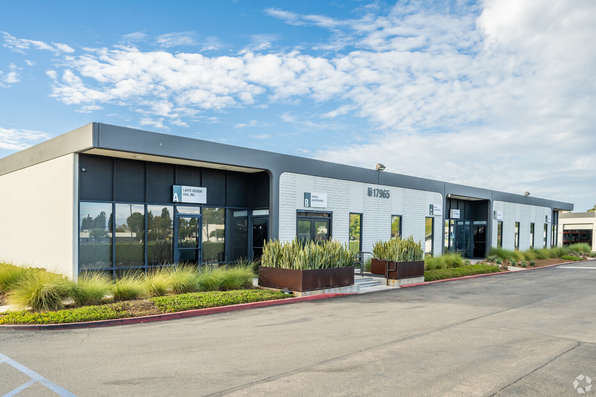 17965 Sky Park Cir, Irvine, CA for sale Primary Photo- Image 1 of 1