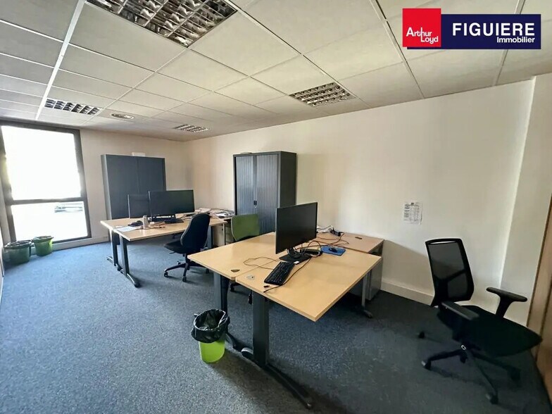 75 Rue Paul Sabatier, Aix-en-Provence for sale - Interior Photo - Image 3 of 8