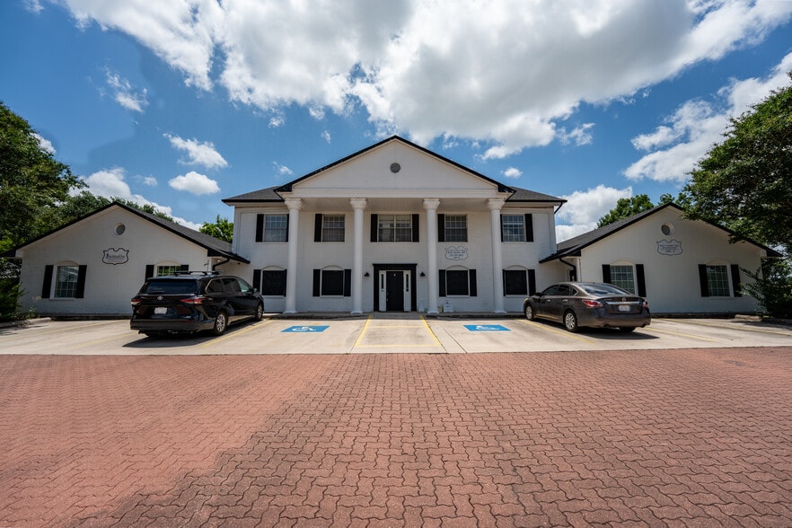 2003 Medical Pky, San Marcos, TX for sale - Building Photo - Image 2 of 41