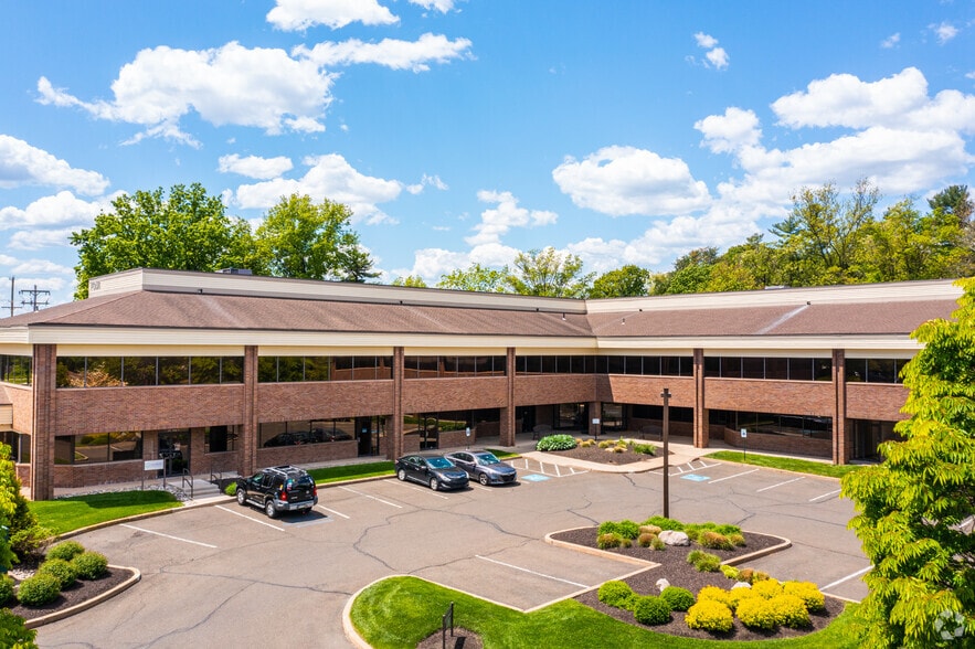 300 Welsh Rd, Horsham Township, PA for lease - Building Photo - Image 2 of 5