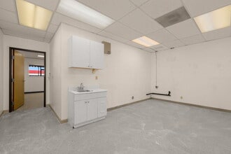 1050-1080 SW Baseline Rd, Hillsboro, OR for lease Building Photo- Image 2 of 3