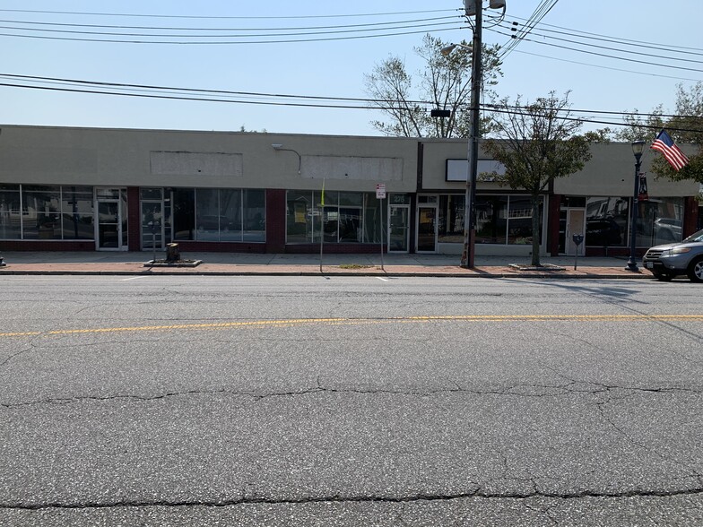 271-279 S Wellwood Ave, Lindenhurst, NY for lease - Building Photo - Image 1 of 7