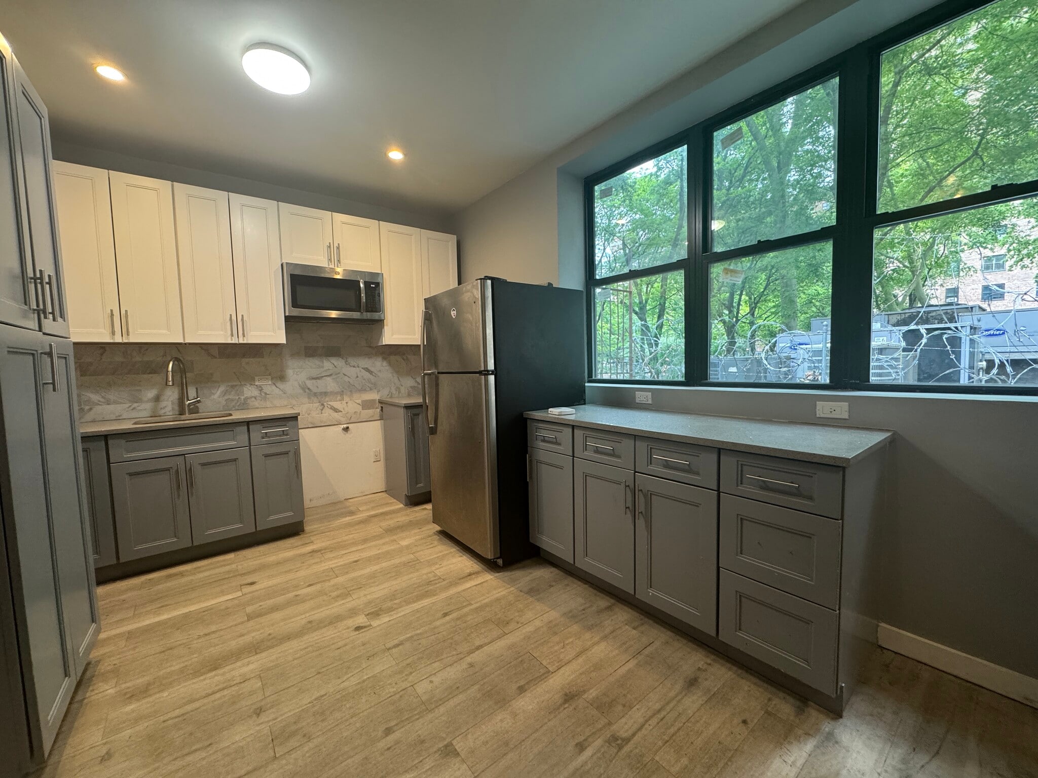 270 Broadway, Brooklyn, NY for lease Building Photo- Image 1 of 7