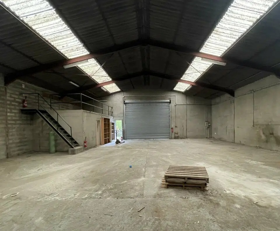Office in Beauvais for lease Building Photo- Image 1 of 2