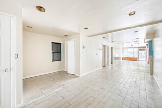 301 E Houston St, New York, NY for lease Interior Photo- Image 2 of 5