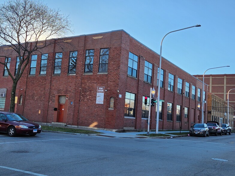 424 N Oakley Blvd, Chicago, IL for lease - Building Photo - Image 1 of 3