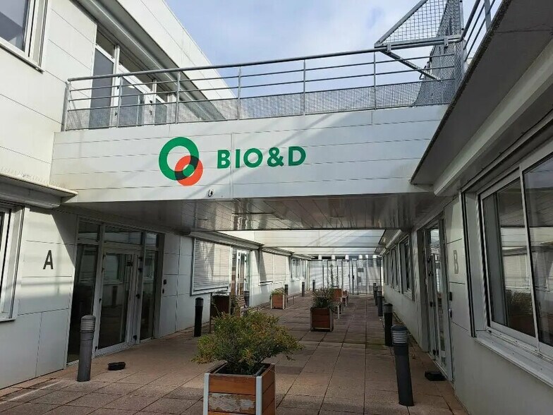 Office in Créteil for lease - Building Photo - Image 1 of 3