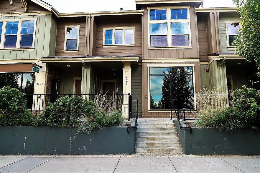 26852709 NW Crossing Dr, Bend, OR 97703