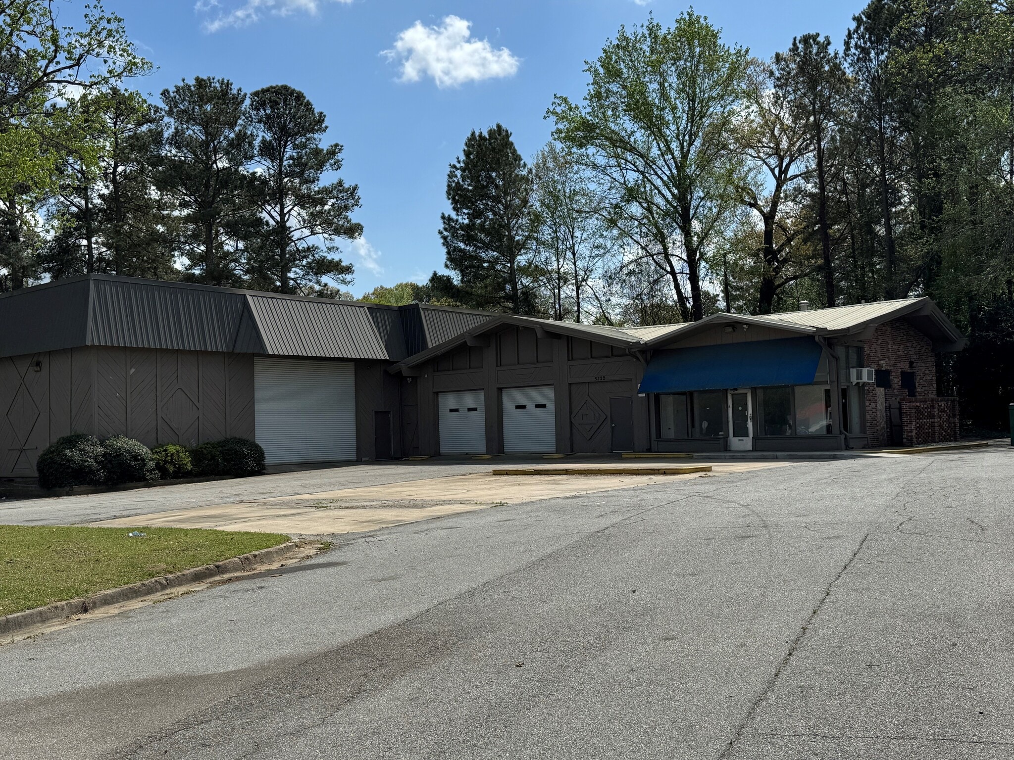 5322 S Cobb Dr, Smyrna, GA for lease Building Photo- Image 1 of 2