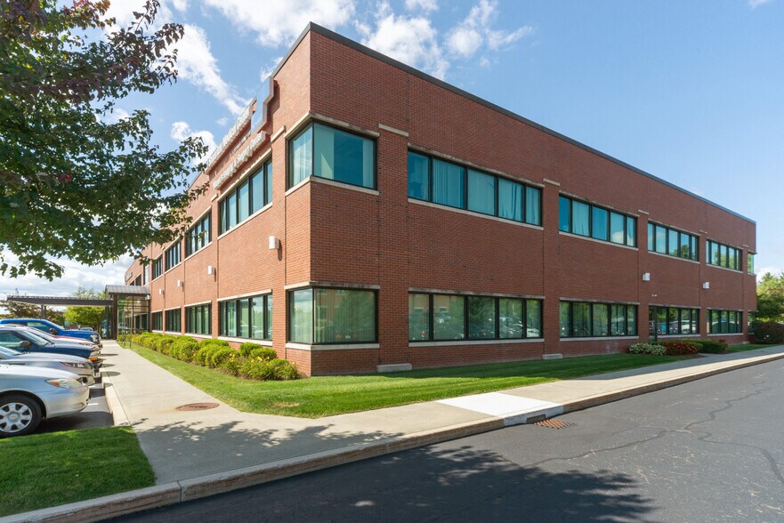 15 Roche Brothers Way, North Easton, MA for lease - Building Photo - Image 2 of 4