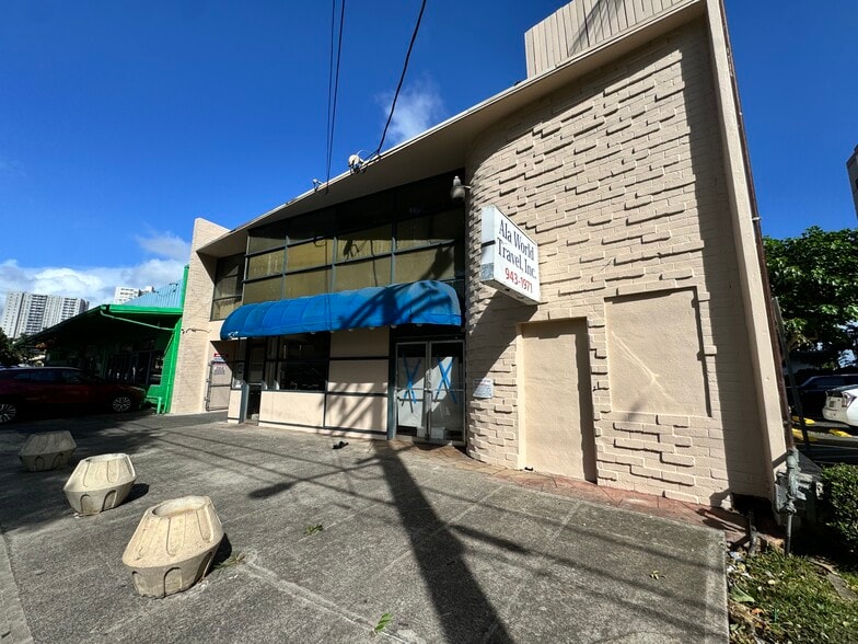 1614 Kalakaua Ave, Honolulu, HI for lease - Building Photo - Image 2 of 8