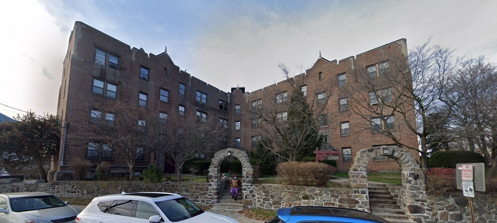 2 Stonelea Pl, New Rochelle, NY for sale - Building Photo - Image 1 of 1