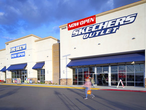 Skechers outlet shop el cerrito