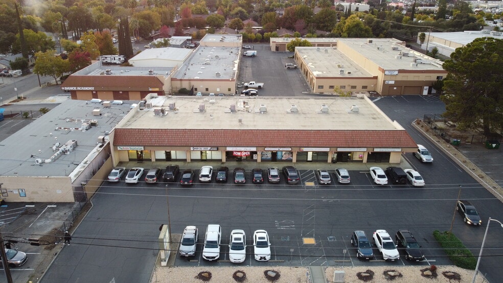 5051 College Oak Dr, Sacramento, CA for lease - Building Photo - Image 2 of 13