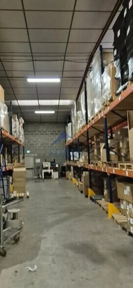 Flex in Chassieu for lease - Building Photo - Image 2 of 13