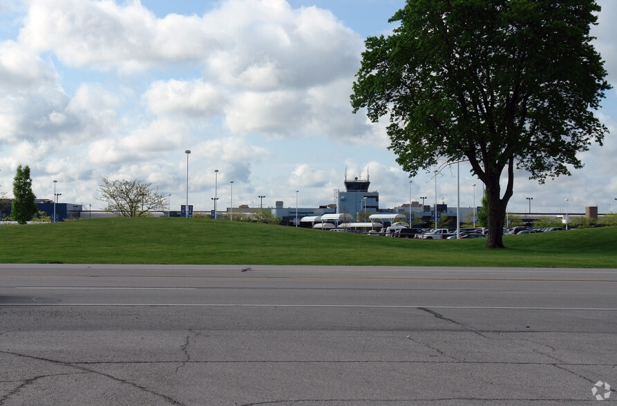 11013 Airport Hwy, Swanton, OH for sale - Primary Photo - Image 1 of 1