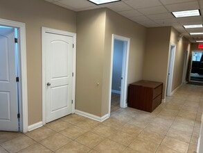 4202 Warren Ave, Hillside, IL for sale Interior Photo- Image 2 of 7