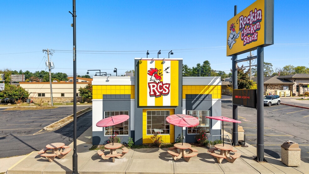 31 S Wisconsin Dells Pky, Lake Delton, WI for sale - Primary Photo - Image 1 of 49