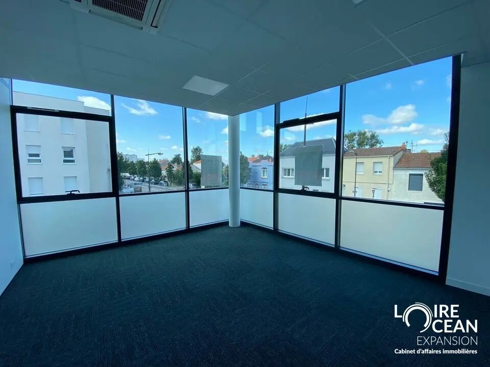 Office in Nantes for lease Interior Photo- Image 1 of 6