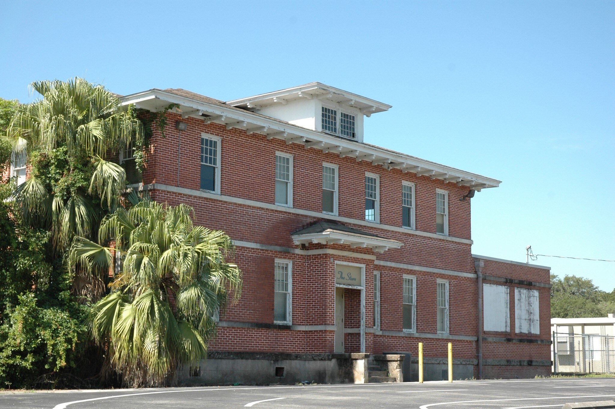 213 Lee St, Leesburg, FL 34748