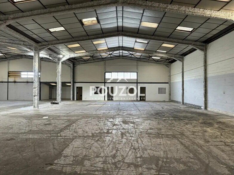 Flex in Clermont-Ferrand for lease - Interior Photo - Image 3 of 12