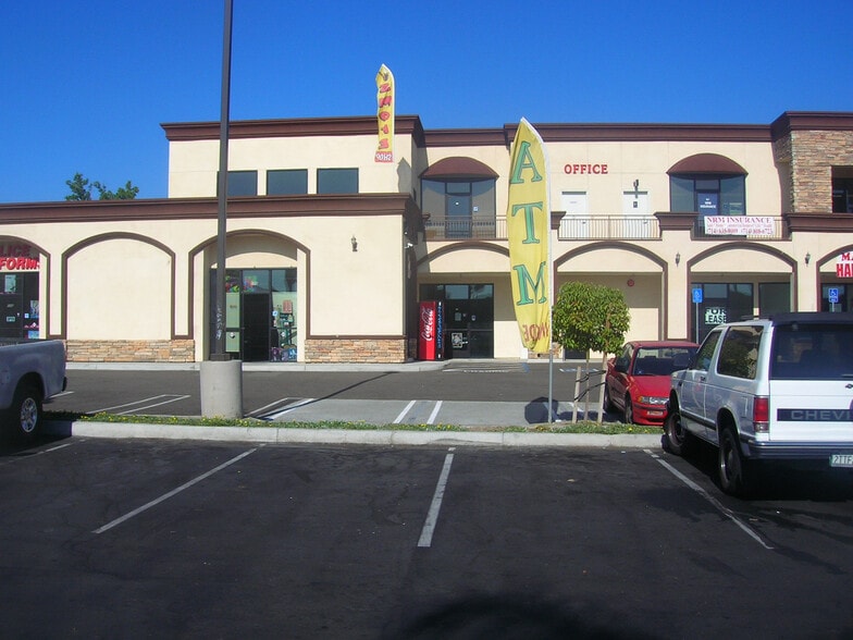 1671 W Katella Ave, Anaheim, CA for lease - Building Photo - Image 3 of 9
