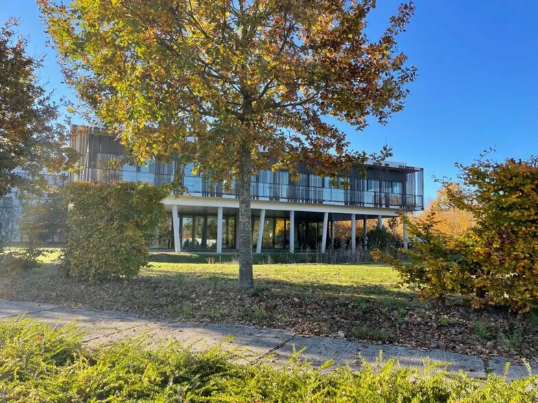 Office in Carquefou for lease - Building Photo - Image 1 of 10