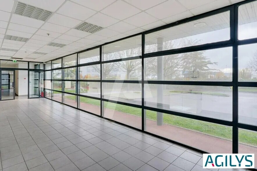 Industrial in Wissous for lease - Lobby - Image 1 of 9